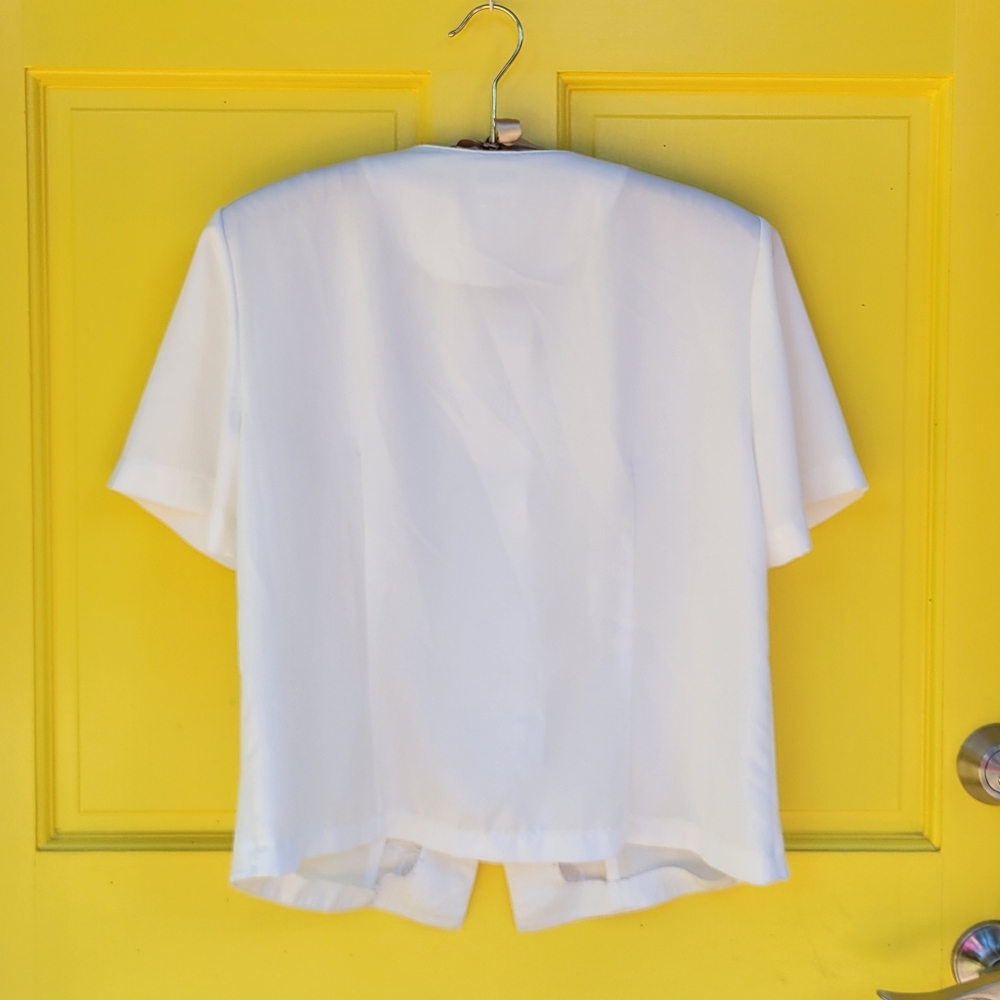 Liz Baker Essentials Pearl Embroidered Blouse 8P | White Short Sleeve - Picture 5 of 8